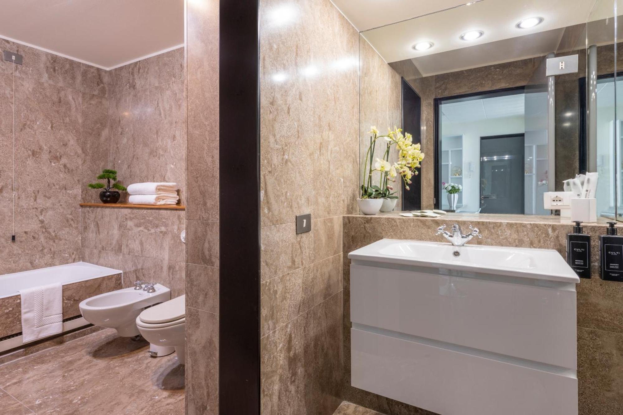 Milan Royal Suites - Luxury Duomo Extérieur photo