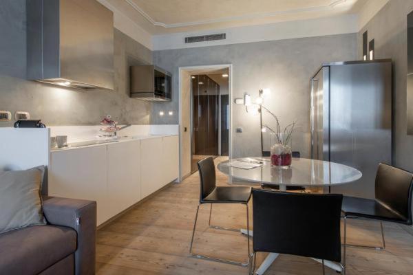 Milan Royal Suites - Luxury Duomo Extérieur photo